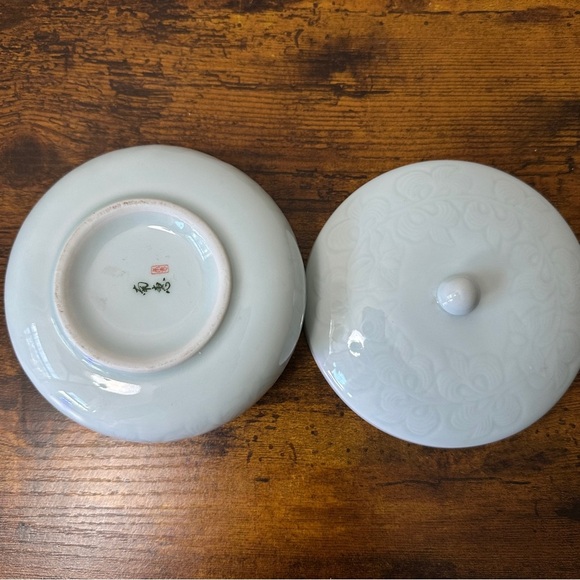 Elegant Blue Floral Ceramic Lidded Jewelry Box | 3.25” H w/ Lid 4.25” D - Picture 3 of 3